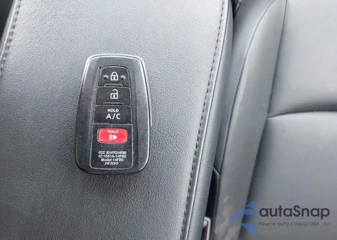 2018 Toyota Prius Prime Premium z USA, uszkodzony, nr VIN JTDKARFP7J3100143